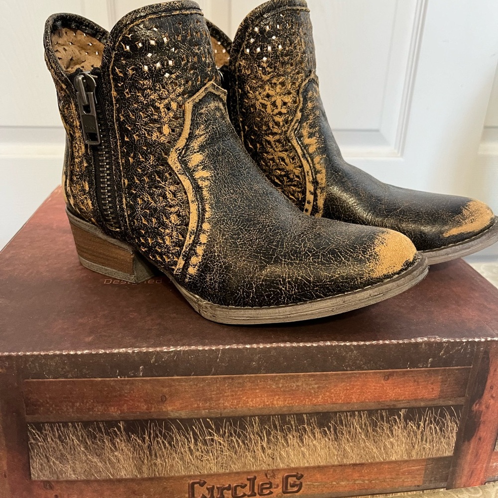 Circle G Booties